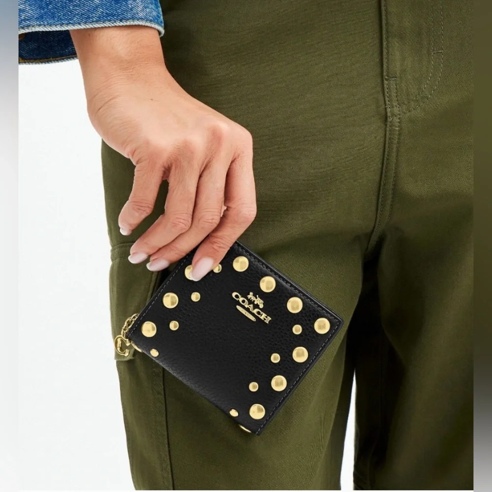 NWT Coach Snap Wallet Pebble Leather Rivets Gold/Black CAP09